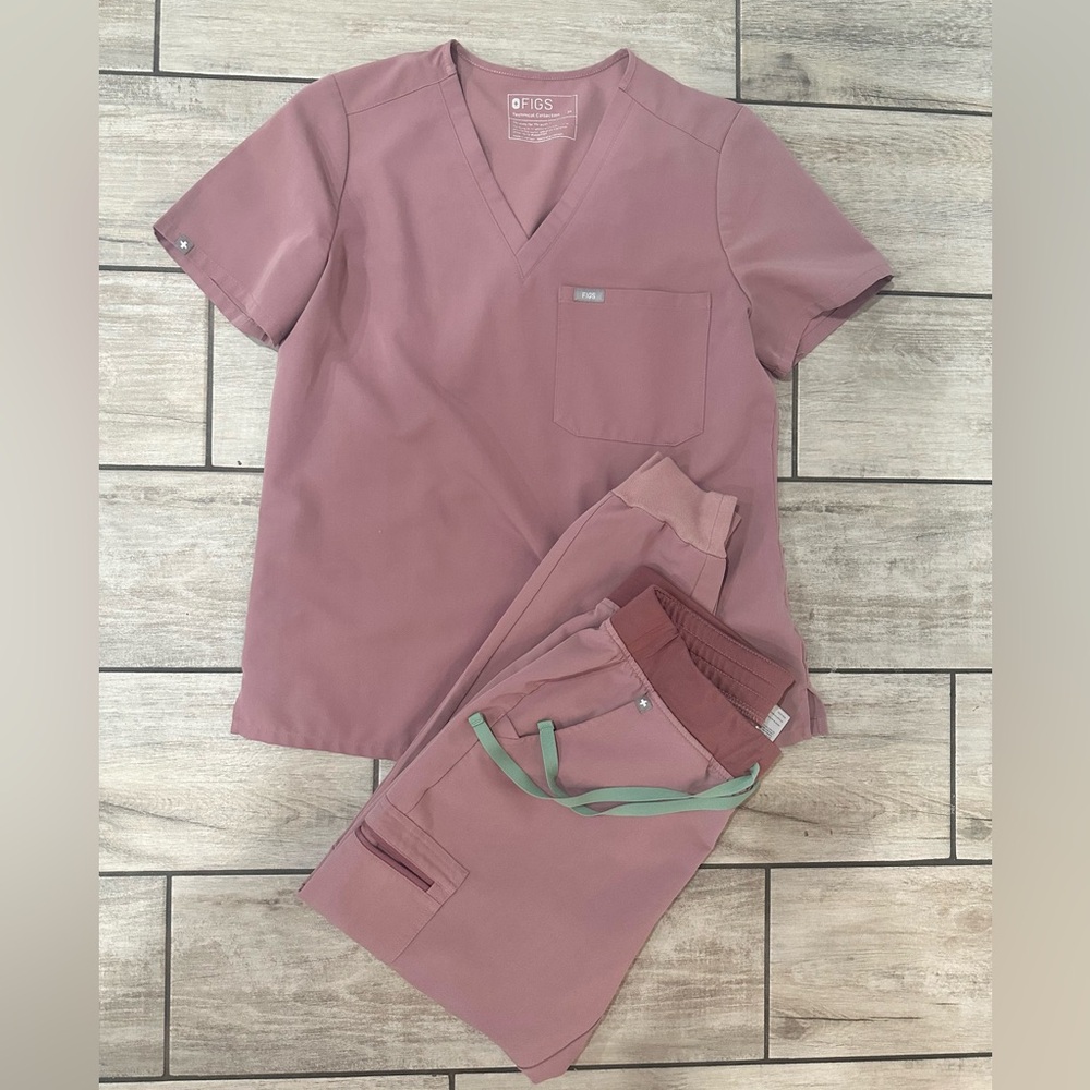 Mineral Mauve FIGS scrub set